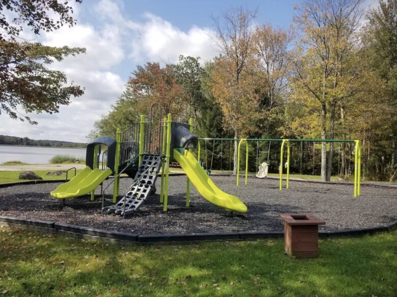 Modern Lakeside Retreat - Tobyhanna, Pennsylvania