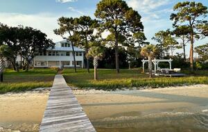 Waterfront Gulf Coast Haven with Private Dock - Mary Esther, Florida