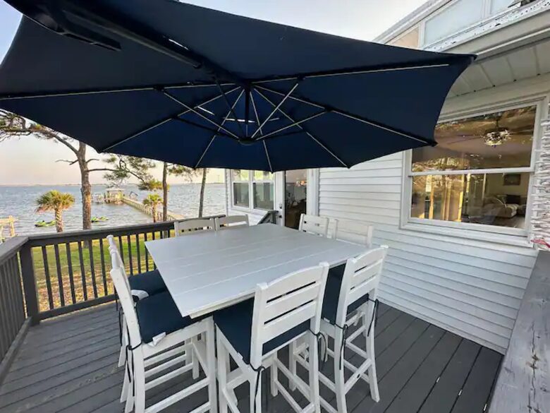 Waterfront Gulf Coast Haven with Private Dock - Mary Esther, Florida