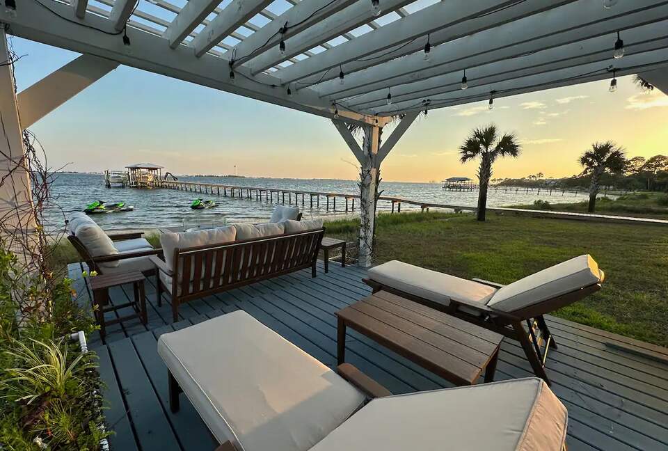 Waterfront Gulf Coast Haven with Private Dock - Mary Esther, Florida