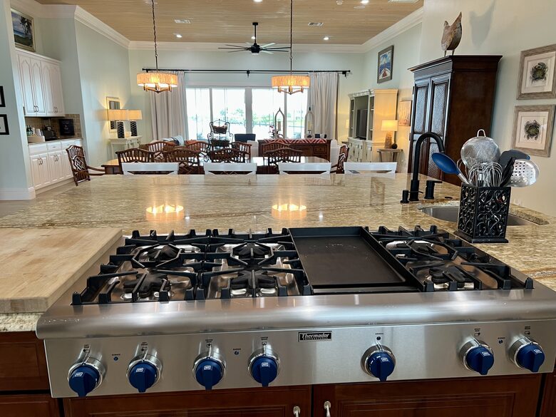 Spacious Waterfront Haven in Bahamas, Treasure Cay - Treasure cay, Bahamas