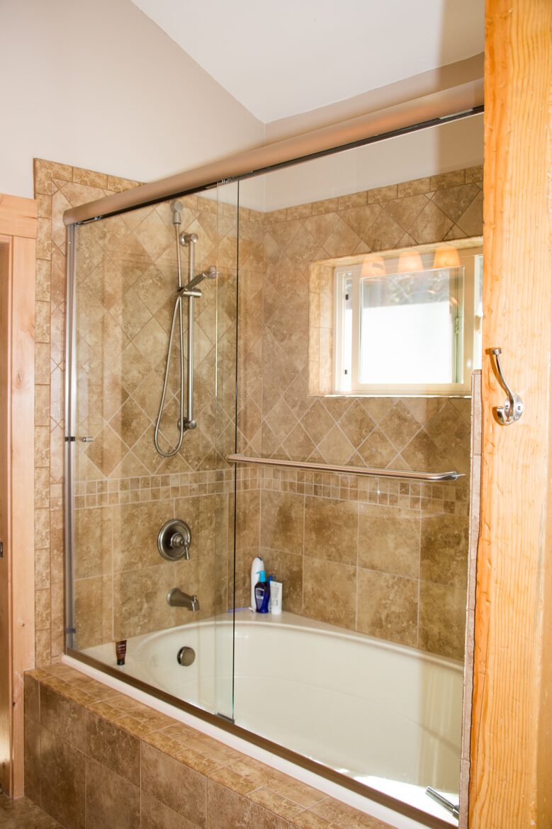 Primary suite shower and tub