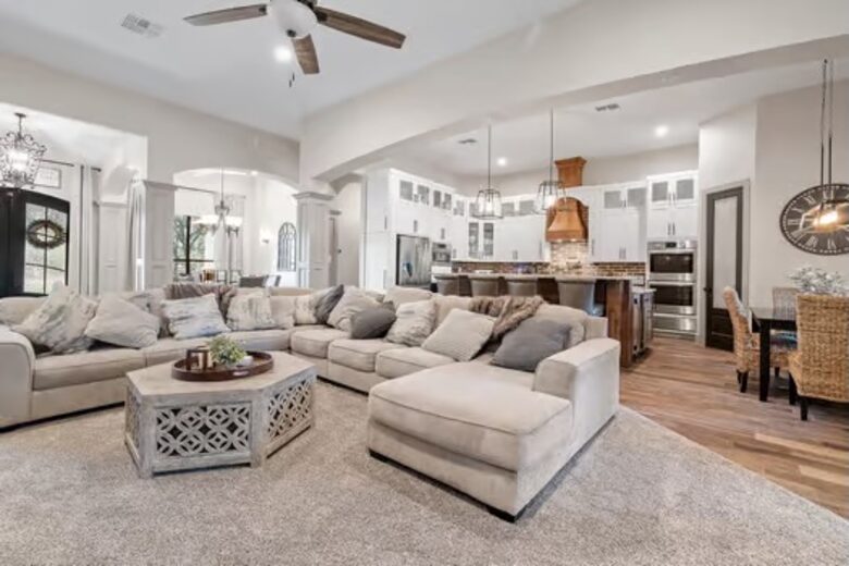 Hill Country Entertainment Home - Kyle, Texas