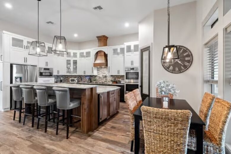 Hill Country Entertainment Home - Kyle, Texas
