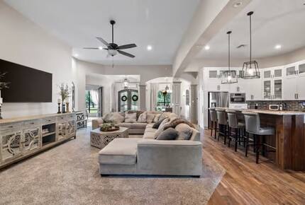 Hill Country Entertainment Home - Kyle, Texas
