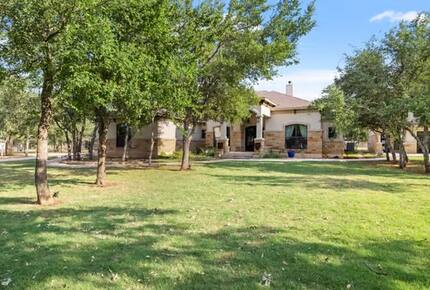 Hill Country Entertainment Home - Kyle, Texas