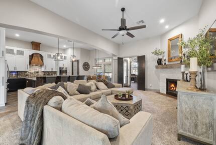 Hill Country Entertainment Home - Kyle, Texas