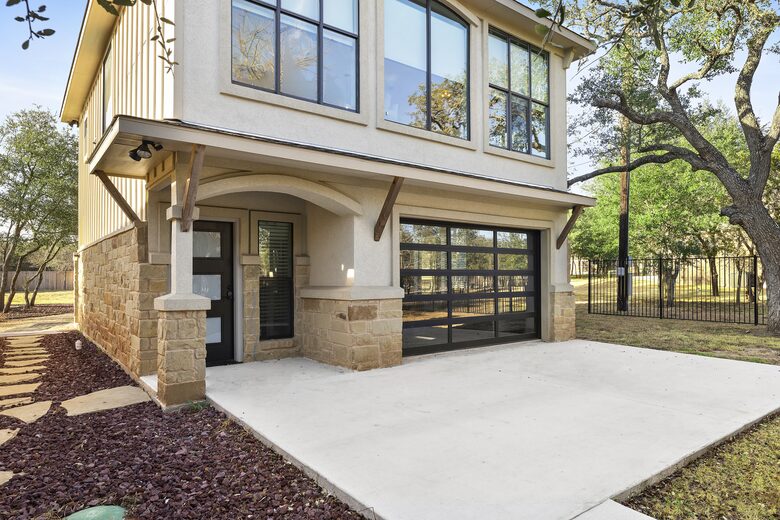 Hill Country Entertainment Home - Kyle, Texas