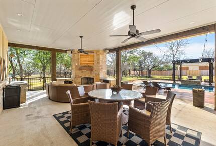 Hill Country Entertainment Home - Kyle, Texas