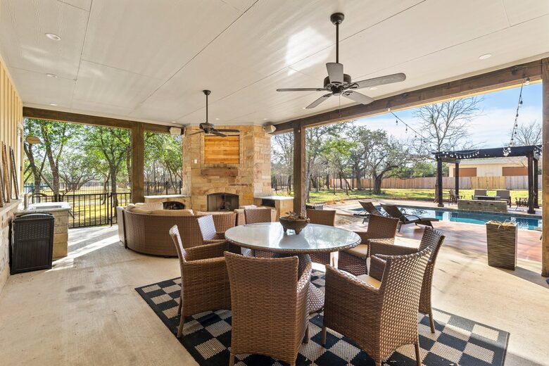 Hill Country Entertainment Home - Kyle, Texas