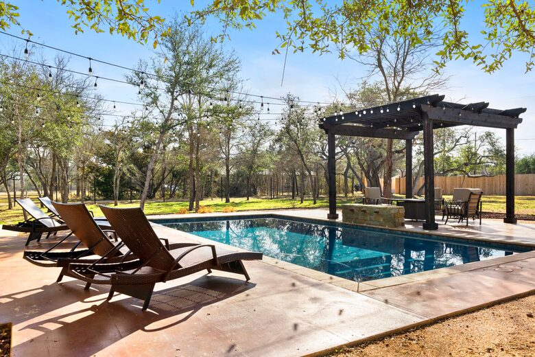 Hill Country Entertainment Home - Kyle, Texas