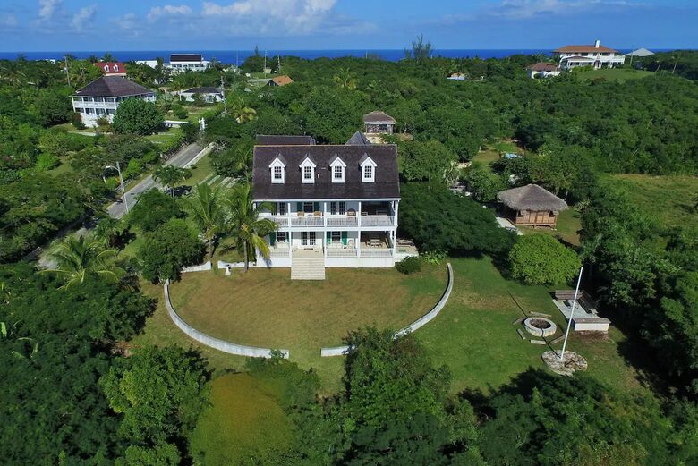 Elegant Hilltop Retreat Overlooking the Caribbean Sea - Governor's Harbour, Bahamas