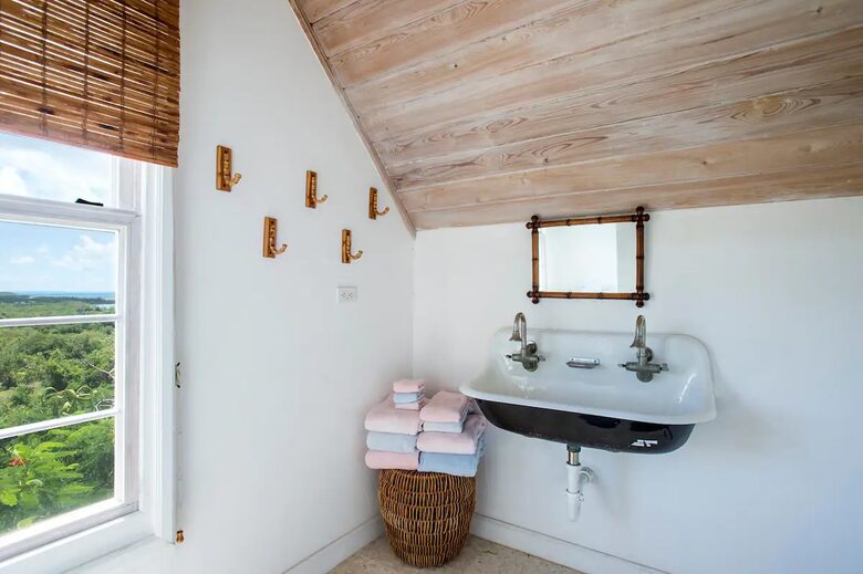Elegant Hilltop Retreat Overlooking the Caribbean Sea - Governor's Harbour, Bahamas