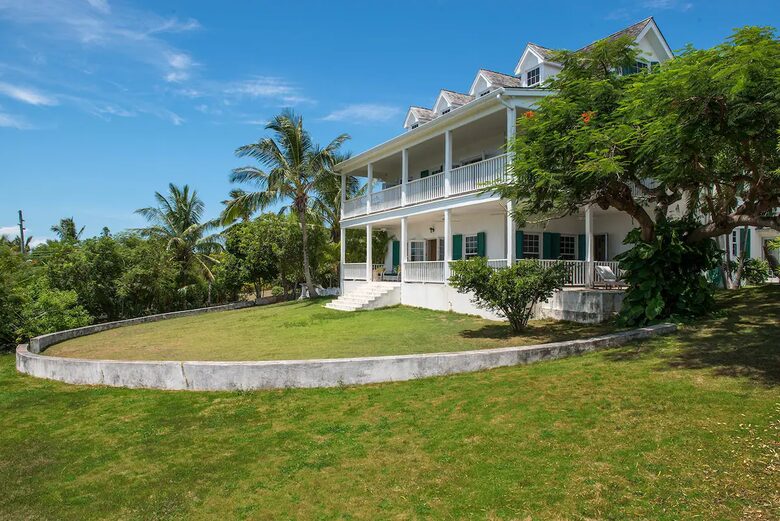 Elegant Hilltop Retreat Overlooking the Caribbean Sea - Governor's Harbour, Bahamas