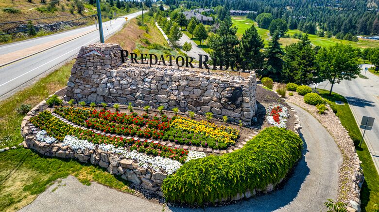 Modern Predator Ridge Townhouse with Private Rooftop Patio - Vernon, Canada