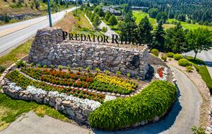 Modern Predator Ridge Townhouse with Private Rooftop Patio - Vernon, Canada