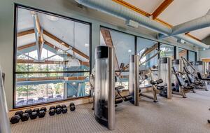Modern Predator Ridge Townhouse with Private Rooftop Patio - Vernon, Canada