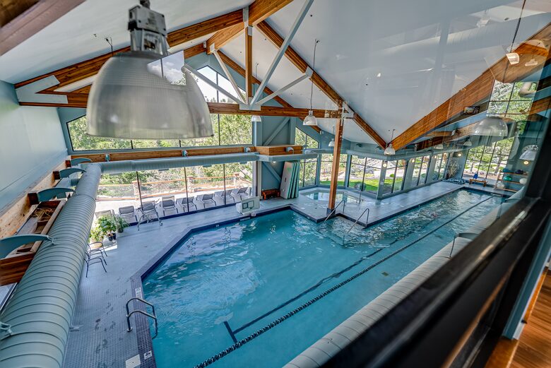Modern Predator Ridge Townhouse with Private Rooftop Patio - Vernon, Canada