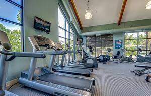 Modern Predator Ridge Townhouse with Private Rooftop Patio - Vernon, Canada