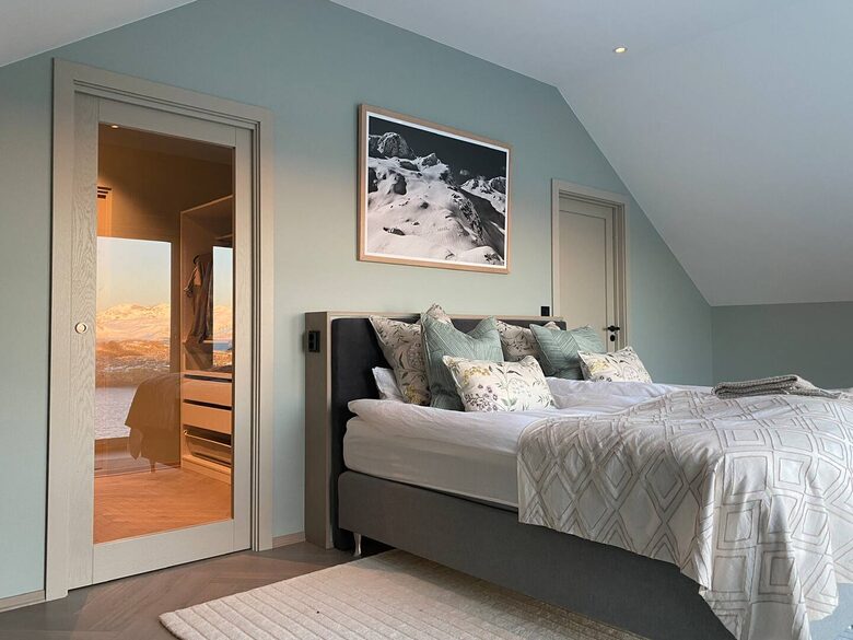 Northern Lights Villa Bluebird - Henningsvær, Norway