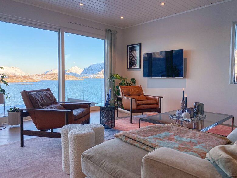 Northern Lights Villa Bluebird - Henningsvær, Norway