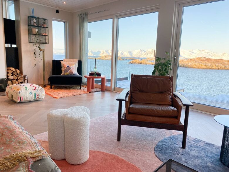 Northern Lights Villa Bluebird - Henningsvær, Norway