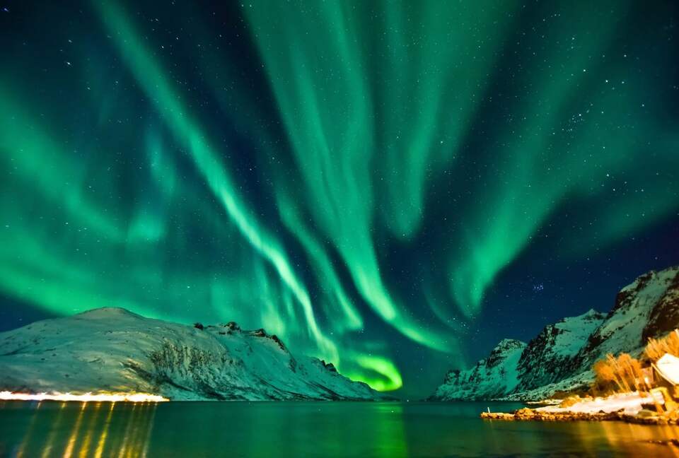 Northern Lights Villa Bluebird - Henningsvær, Norway
