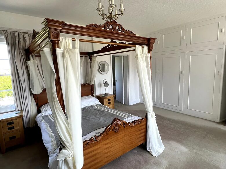 Rough Hill House - East Hanningfield, United Kingdom