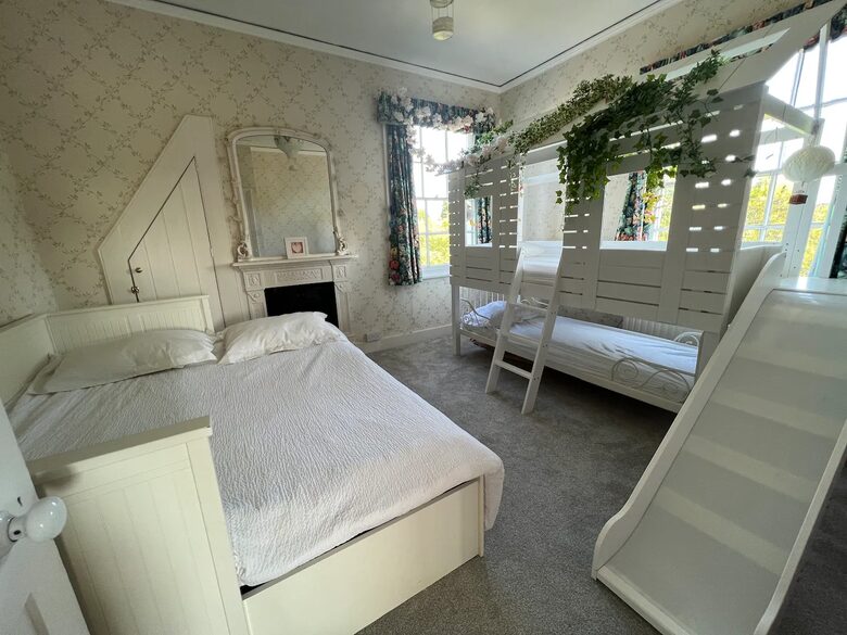 Rough Hill House - East Hanningfield, United Kingdom