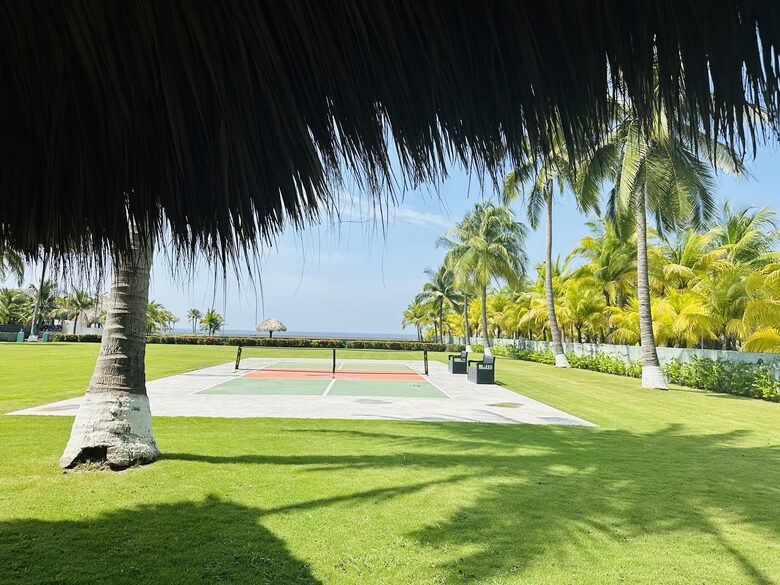 Exquisite 6,000 sqft Beach Villa with Resort-Like Pool - Puerto San Jose, Guatemala