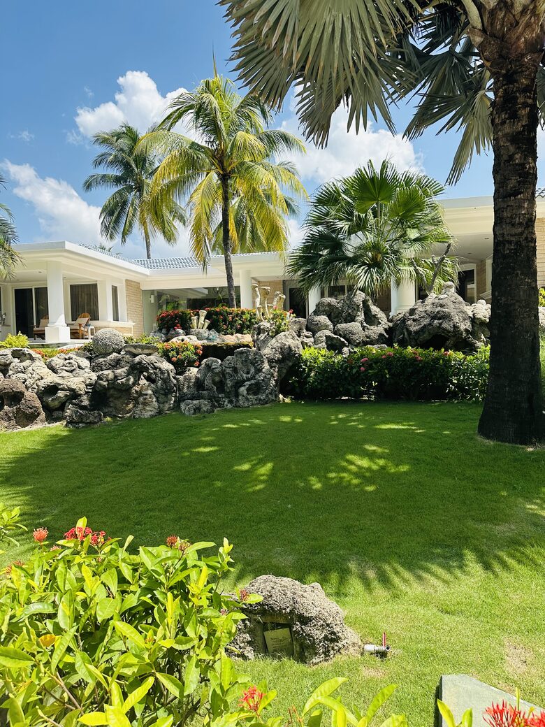 Exquisite 6,000 sqft Beach Villa with Resort-Like Pool - Puerto San Jose, Guatemala