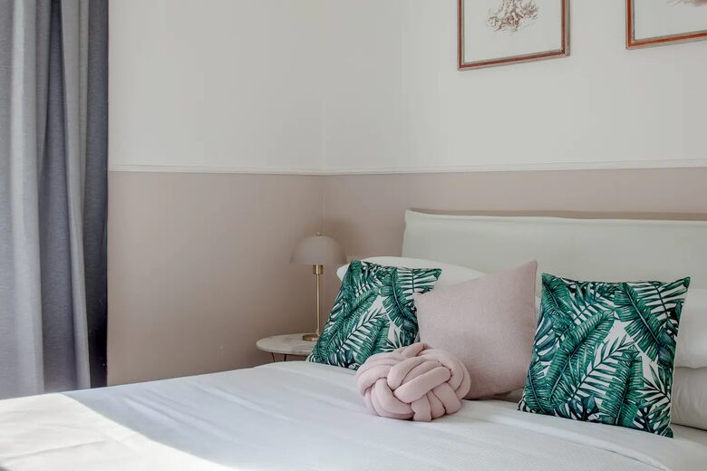 Luxury 4 BD Apartment Near Duomo - Florence, Italy