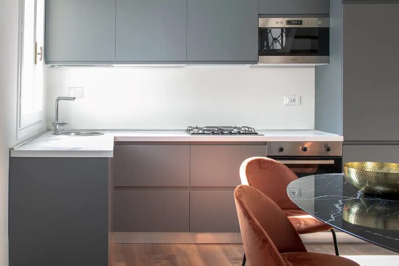 Luxury 4 BD Apartment Near Duomo - Florence, Italy