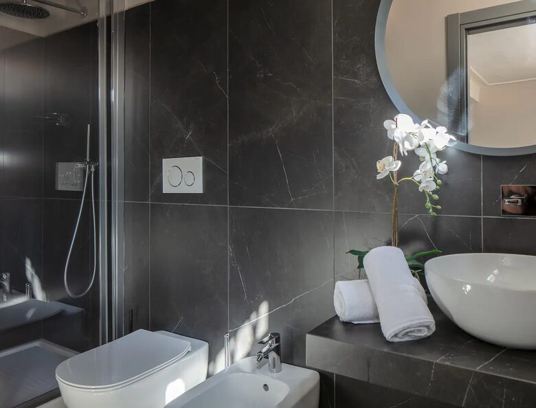 Luxury 4 BD Apartment Near Duomo - Florence, Italy