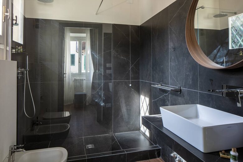 Luxury 4 BD Apartment Near Duomo - Florence, Italy