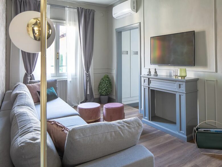 Luxury 4 BD Apartment Near Duomo - Florence, Italy