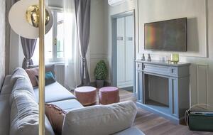 Luxury 4 BD Apartment Near Duomo - Florence, Italy