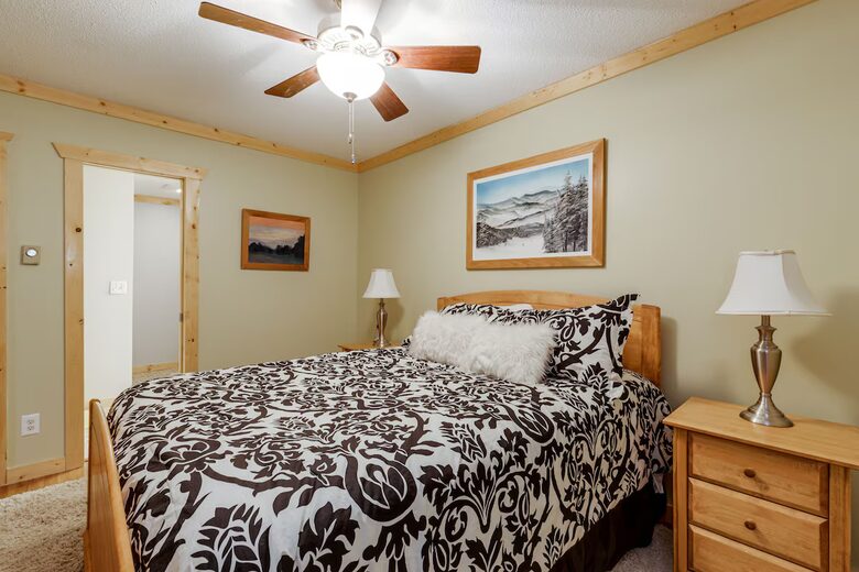 Summit Escape – 3-Bedroom Condo Close to Ski Village and Slopes! - Snowshoe, West Virginia
