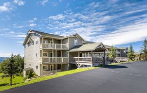 Summit Escape –  3-Bedroom Condo Close to Ski Village and Slopes! - Snowshoe, West Virginia