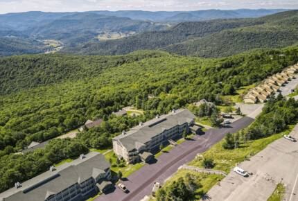 Summit Escape –  3-Bedroom Condo Close to Ski Village and Slopes! - Snowshoe, West Virginia