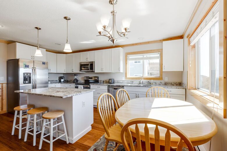 Summit Escape – 3-Bedroom Condo Close to Ski Village and Slopes! - Snowshoe, West Virginia