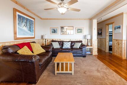 Summit Escape –  3-Bedroom Condo Close to Ski Village and Slopes! - Snowshoe, West Virginia