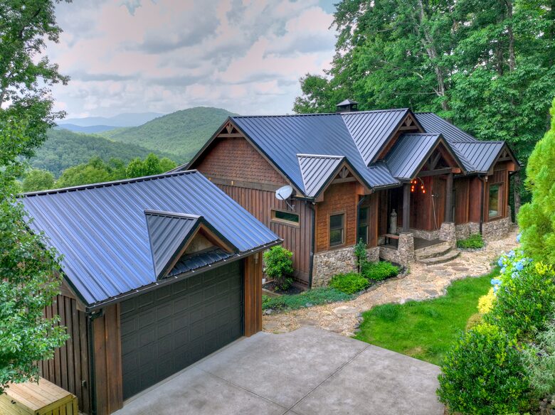 Heights Haven Lodge | Blue Ridge Views & Luxury Living - Cherry Log, Georgia