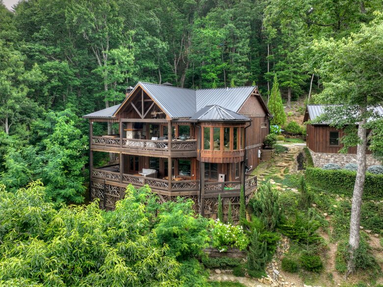 Heights Haven Lodge | Blue Ridge Views & Luxury Living - Cherry Log, Georgia