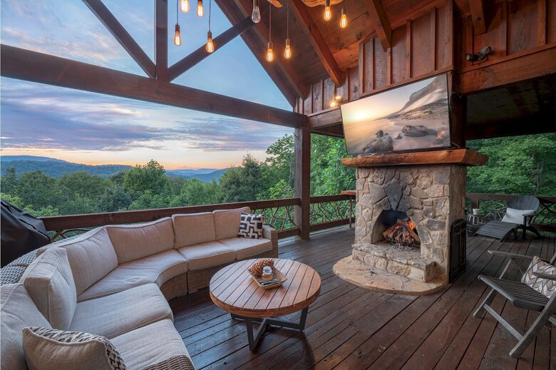 Heights Haven Lodge | Blue Ridge Views & Luxury Living - Cherry Log, Georgia