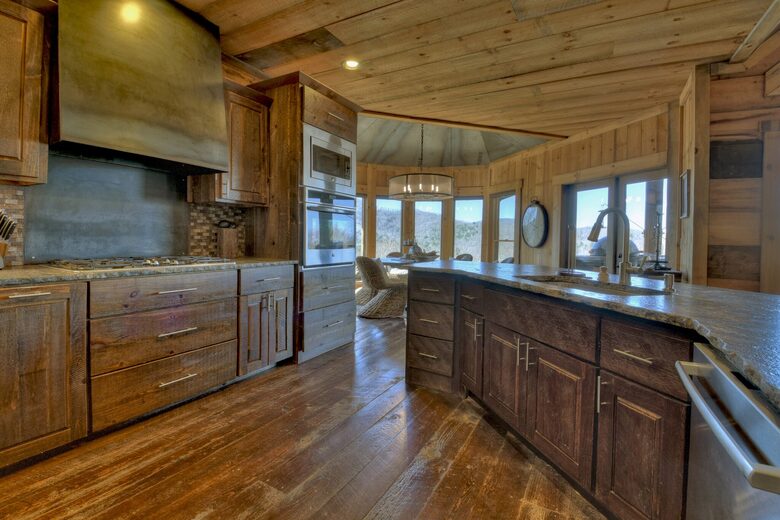 Heights Haven Lodge | Blue Ridge Views & Luxury Living - Cherry Log, Georgia