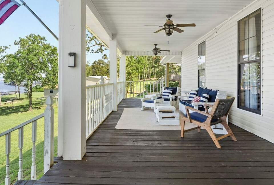 Toledo Bend Lakefront Lodge - Florien, Louisiana