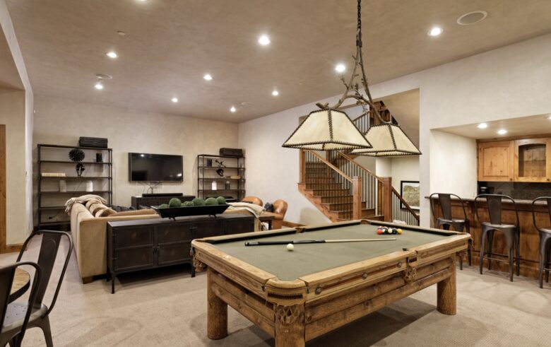 Aspen Highland's Ski-in-Ski-out Luxe - Aspen, Colorado
