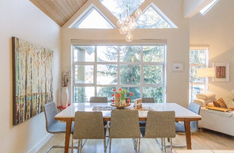 Dining Room, seats 8