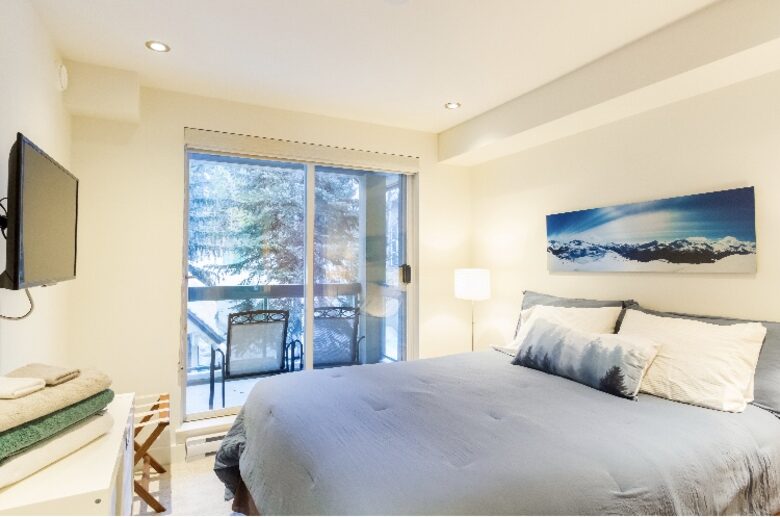 Queen Bedroom